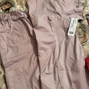 Buttersoft/Figs Scrubs Lgtops/MedTlpants brand new